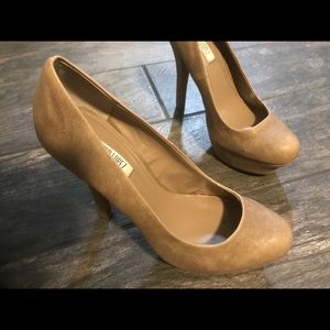 Jennifer Lopez size 9